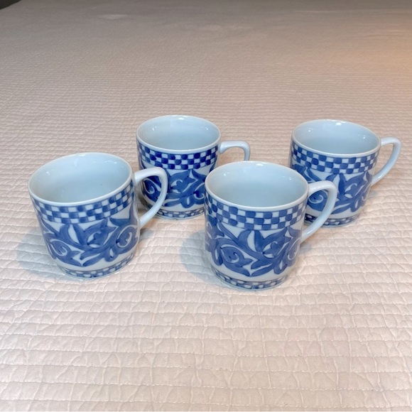 IDG Williams Sonoma Blue & White Porcelain 8 oz Cups/Mugs Set of 4 - Picture 1 of 12